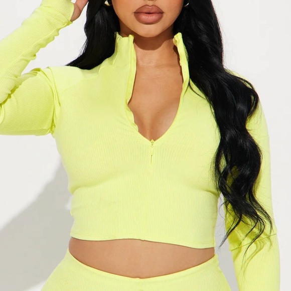 🍋 Fashion Nova Collared Snatched Top | Citron | Size L (Fits XS) | Compression - Picture 1 of 9